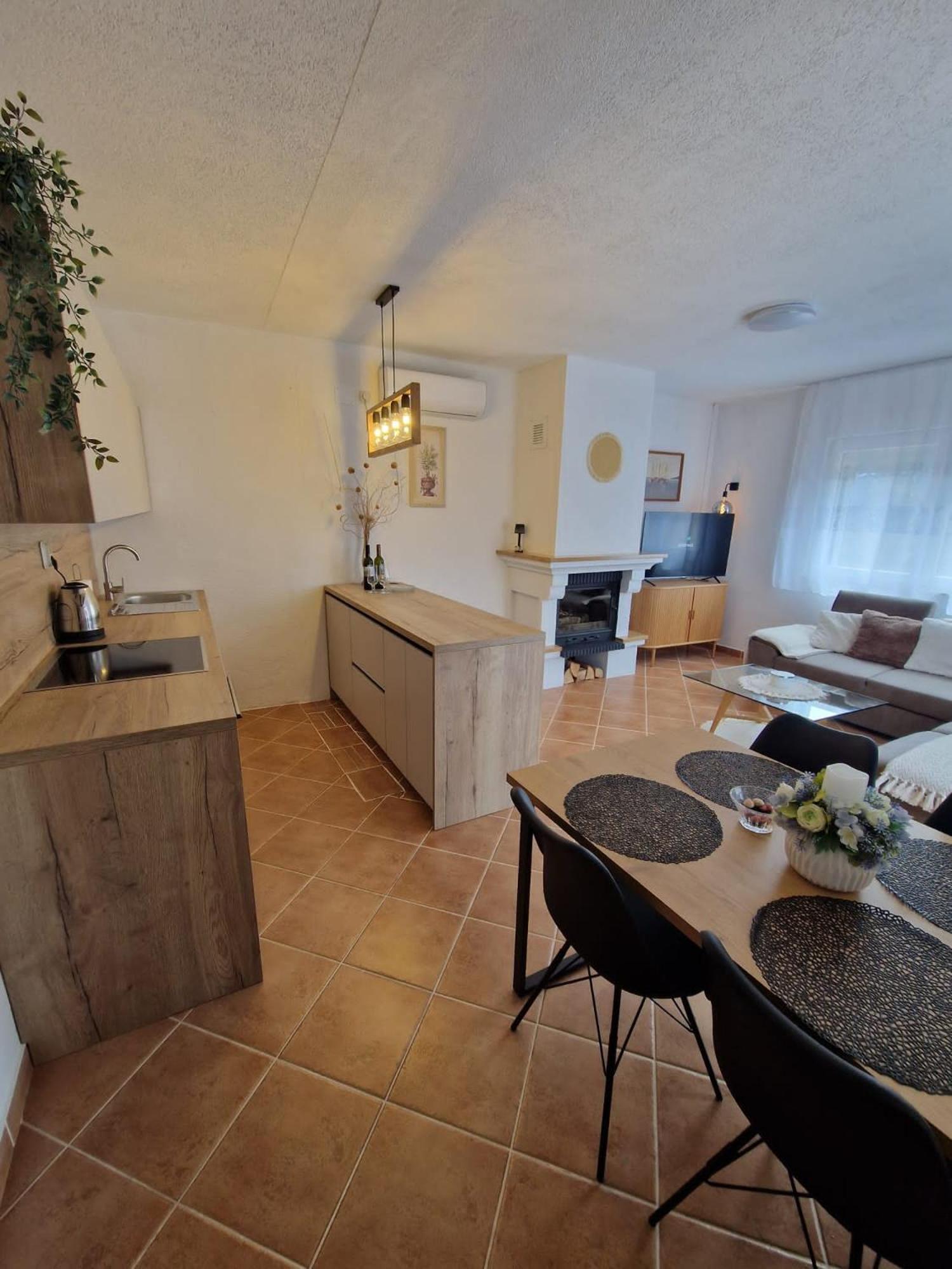 Village Apartment Zagvozd Ngoại thất bức ảnh